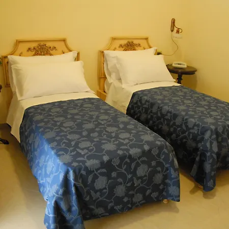 Garibaldi Relais 4* שאקה